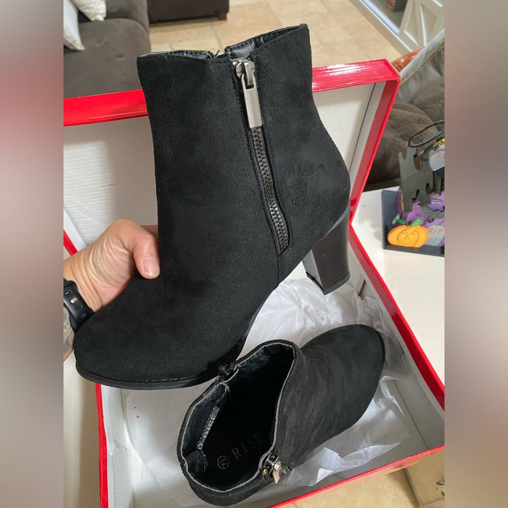 Womens black ankle boots 7 1/2